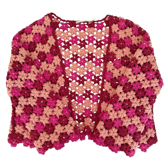 Alice + Olivia Anderson Cropped Floral Crochet Cardigan Sweater Size Medium - Picture 3 of 12